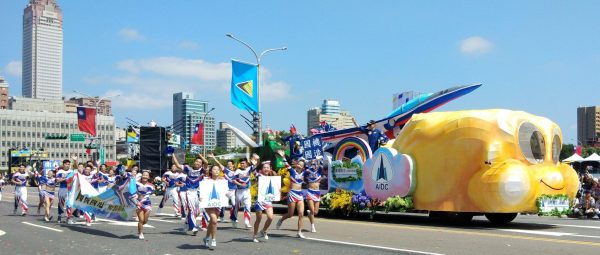 A float featuring the indigenous development of advanced Jet Trainers at the Double Tenth National Day celebration. (Image: Courtesy of Lj Lamb)