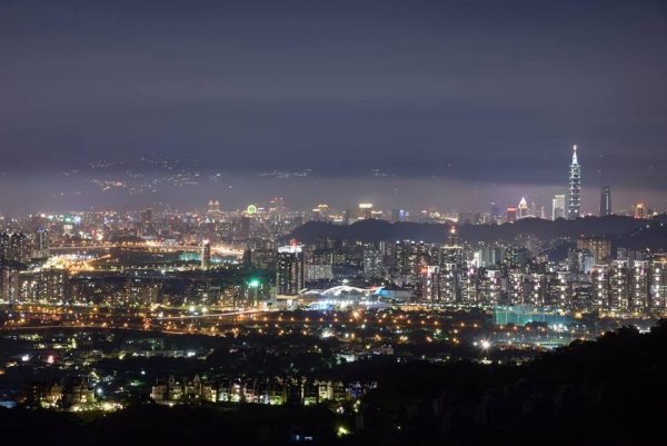 The beautiful night view of Taipei City, in which the famous Taipei 101 Tower is flickering in the distance. (Image: Courtesy of king-thai So)