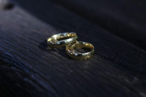 The divorce finally went through yesterday. Even though my parents opposed because they believed our two children would not have a complete home, I couldn’t bear it anymore. (Image: maxpixel / CC0 1.0)