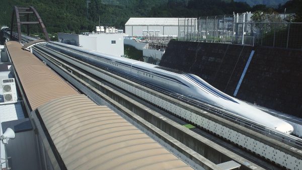 L0 Series on SCMaglev test track in Yamanashi Prefecture, Japan. (Image: Saruno Hirobano via wikimedia CC BY-SA 3.0)