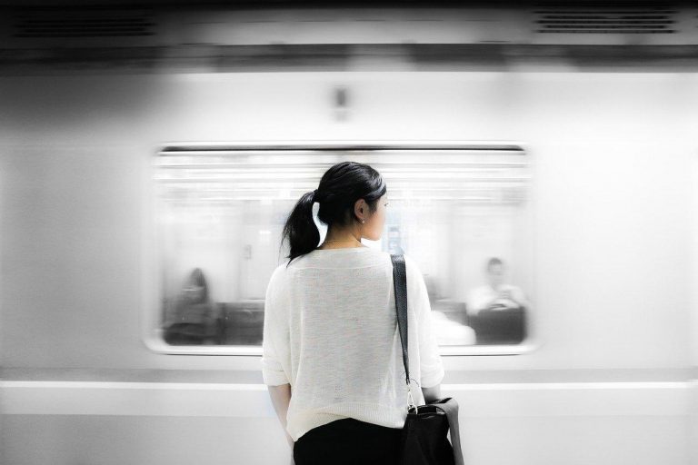 People who are found eating on the subway trains are usually fined up to RMB100 (US$20).