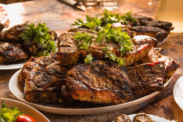 Meat has earned a reputation as an environmentally damaging food, with beef production emitting 20 times more greenhouse gases than bean production for the same amount of protein. (Image: via pixabay / CC0 1.0)