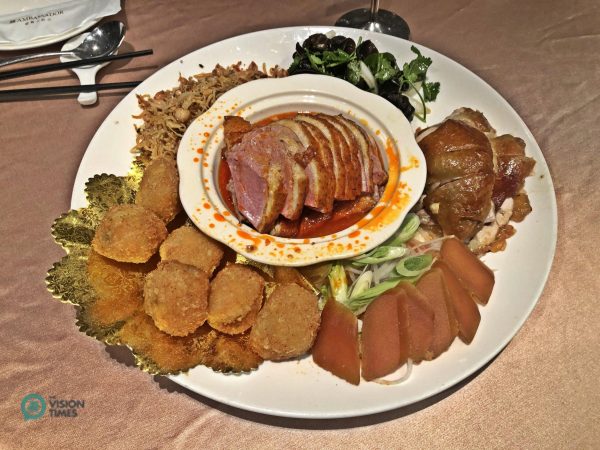 An assorted dish at the reunion dinner in a five-star hotel in Taipei City. (Image: Billy Shyu / Vision Times)
