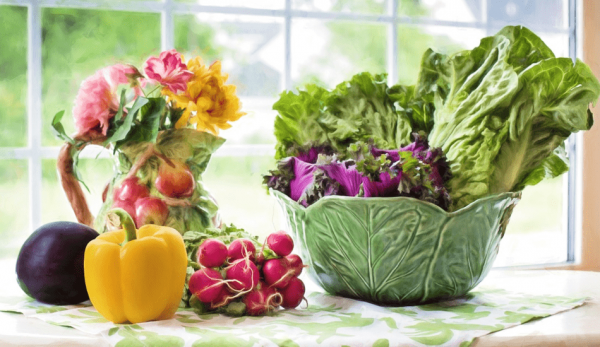 Eating according to seasons maintains health.