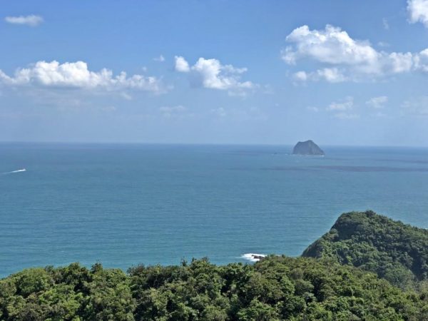 Visitors can take in the beautiful view of the Pacific Ocean andl the Keelung Islet from the Dawulun Fort. (Image: Billy Shyu / Vision Times)