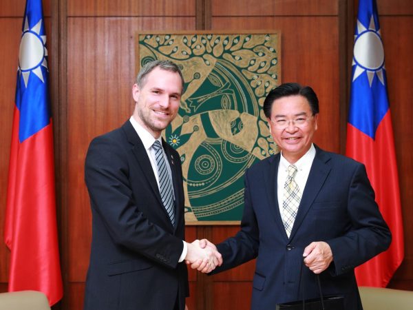 Prague Mayor Zdeněk Hřib and Minister of Foreign Affairs of Taiwan Joseph Wu in April 2019. (Image: flickr / CC0 1.0)