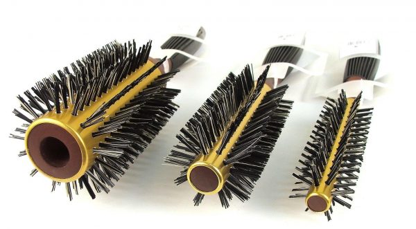 If you want to stimulate your whole body by combing your hair, you must comb it vigorously. (Image: freeimages / CC0 1.0)