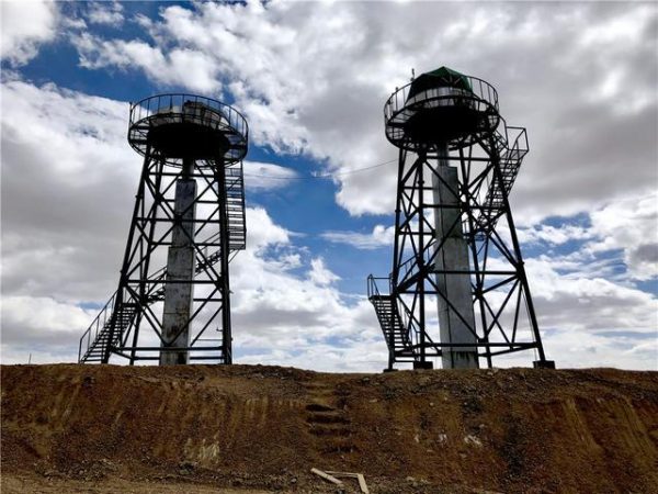 Two telescopes at the site of the Saishiteng mountain observatory. (Image: Xinhua)