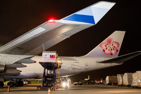 Part of the medical supplies donated by Taiwan are loaded into a Taiwanese airline's cargo aircraft. (Image: Ministry of Foreign Affairs, Taiwan)