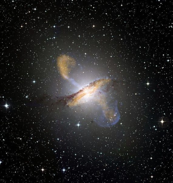 Galaxy with active nucleus. (Image: ESO/WFI (Optical); MPIfR/ESO/APEX/A.Weiss et al. (Submillimetre); NASA/CXC/CfA/R.Kraft et al. (X-ray))
