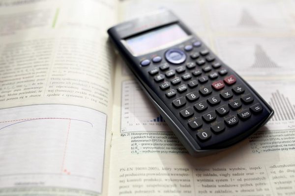 The long-sought-after solution could be used to accurately predict encounter and transmission probability between individuals in a closed environment, without the need for time-consuming computer simulations. (Image: via pixabay / CC0 1.0)