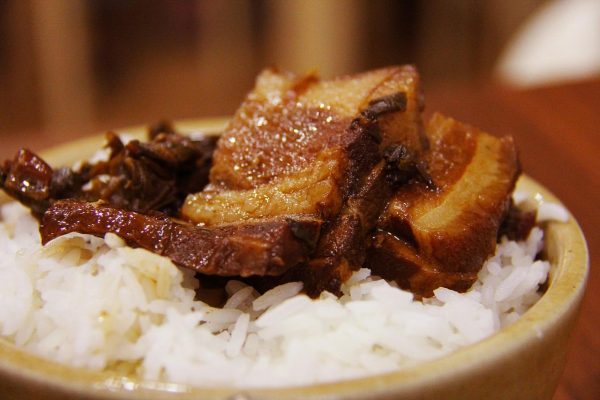 Rice and pork belly make an awesome combination. (Image: Pixabay / CC0 1.0)