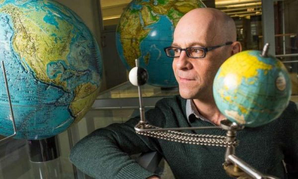 U of A geophysicist Mathieu Dumberry led a new study that may explain why changes to Earth’s protective magnetic field are weaker over the Pacific—a puzzling phenomenon scientists have been trying to figure out since first observing it in the 1930s. (Image: John Ulan)