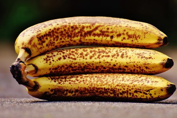 Healthy foods include bananas.