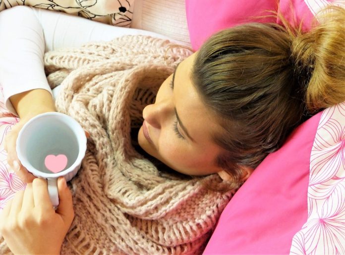There is a saying about sleep patterns: “You lose beauty if you go to bed after midnight; you lose your life if you go to bed after 1 am."
