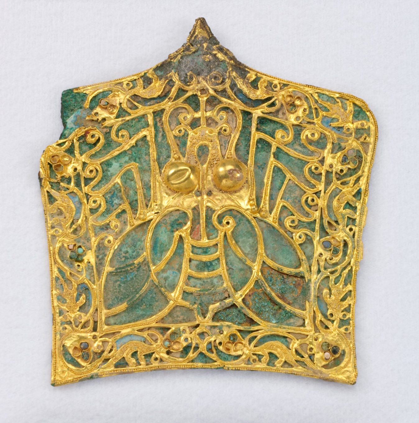 The headgear of rulers and nobles depicted cicadas in Chinese culture.