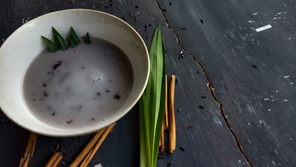 Recipe for anemia. Black Rice with Milk Porridge.