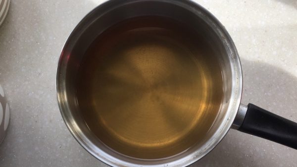 Pickling solution for fried meat and pickled vegetables.