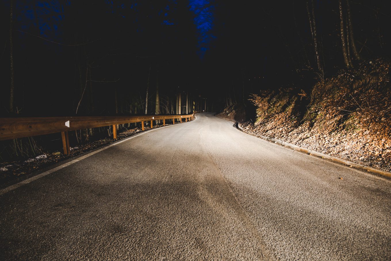 road_at_night