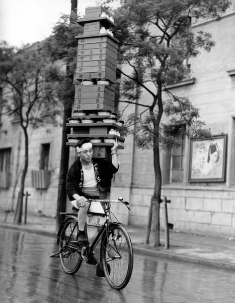 Soba bicycle noodle delivery in Tokyo, 1935.