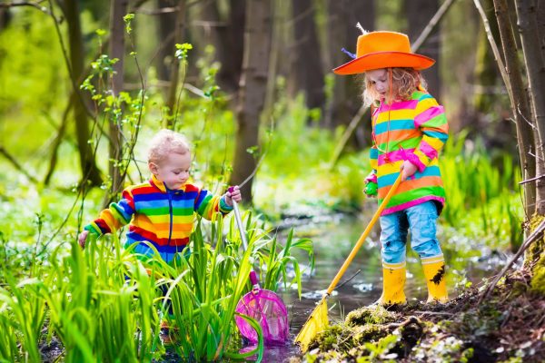 When children enter into explorative, unstructured play in nature, their brains are learning how to focus, problem-solve, and practice language through action in an instinctive process.