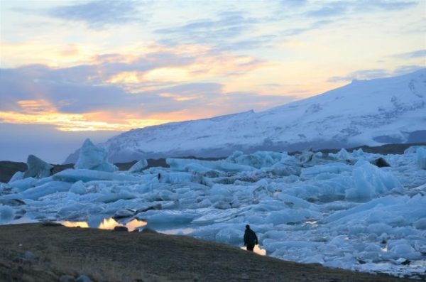 A new study suggests that a million years ago, glaciers began sticking more persistently to their beds, triggering glacial cycles of longer ice ages.