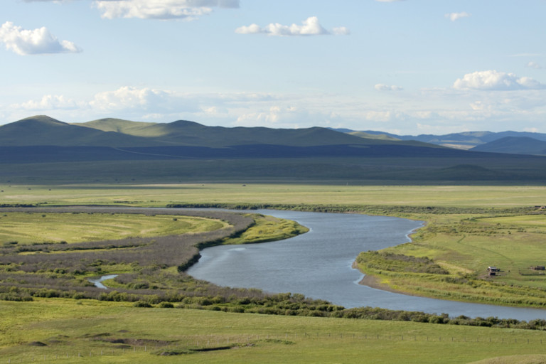 At the age of 18, he journeyed for two or three days along the Kerulen River from a thousand miles away to find the future Empress Borte’s home.