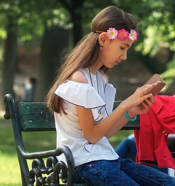 Parents today are more aware than ever of the impact screens can have on their kids’ development and well-being.