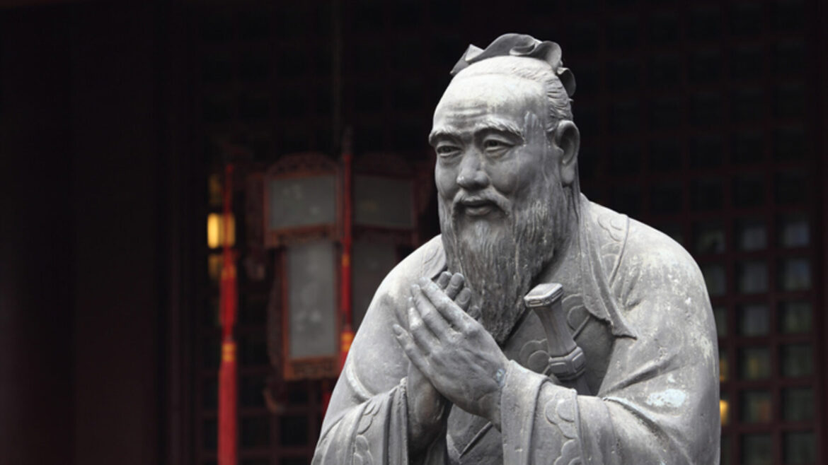 A statue of Mencius.