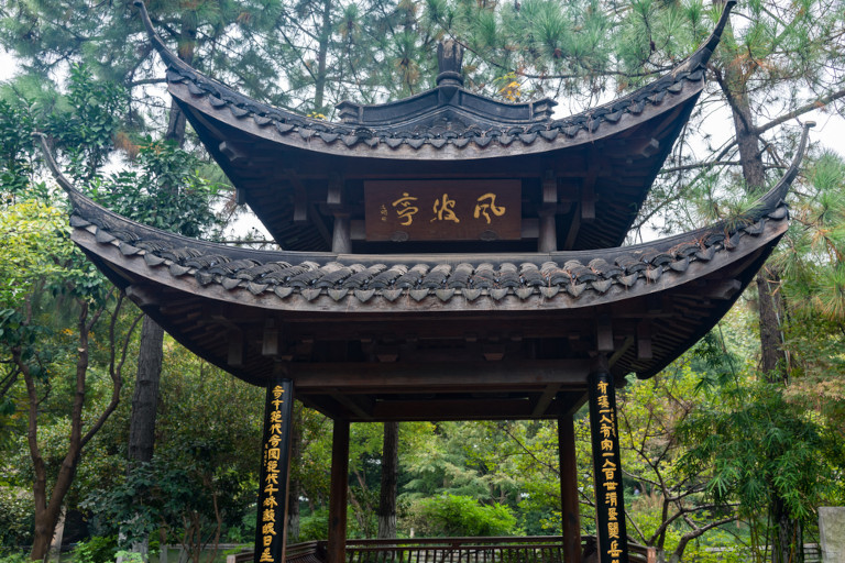 Fengbo Pavilion, West Lake scenic spot, Hangzhou, Zhejiang, China.