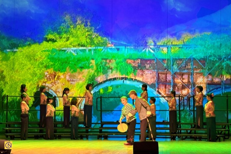 The Hakka musical portrays grand landscapes and reflects the spirit of the times, vividly capturing both the joys and sorrows of the Hakka people.