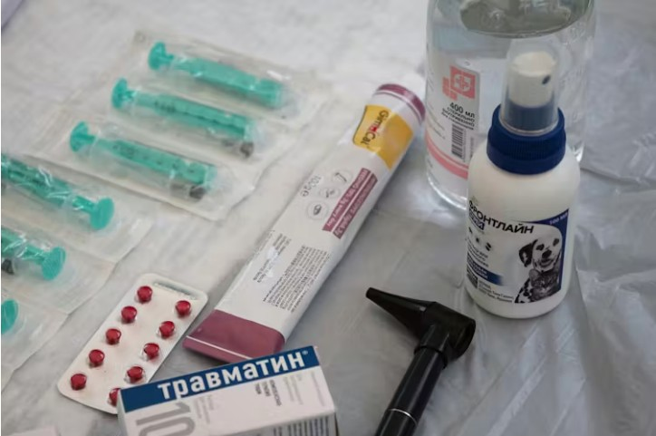 Don’t give a pet your own medications.