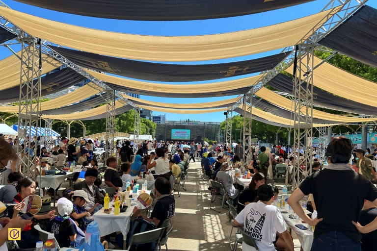 Packed crowds at the main stage in Edion Hisaya Plaza, Hisaya Odori Park.