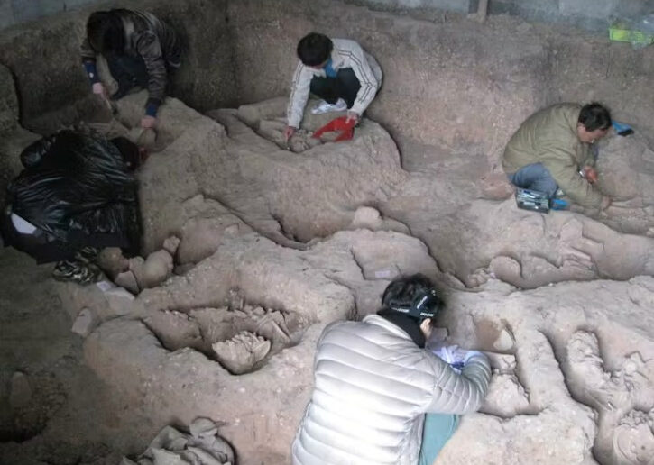 The team excavating an ancient hunter-gatherer cemetery in Guangxi, southern China.