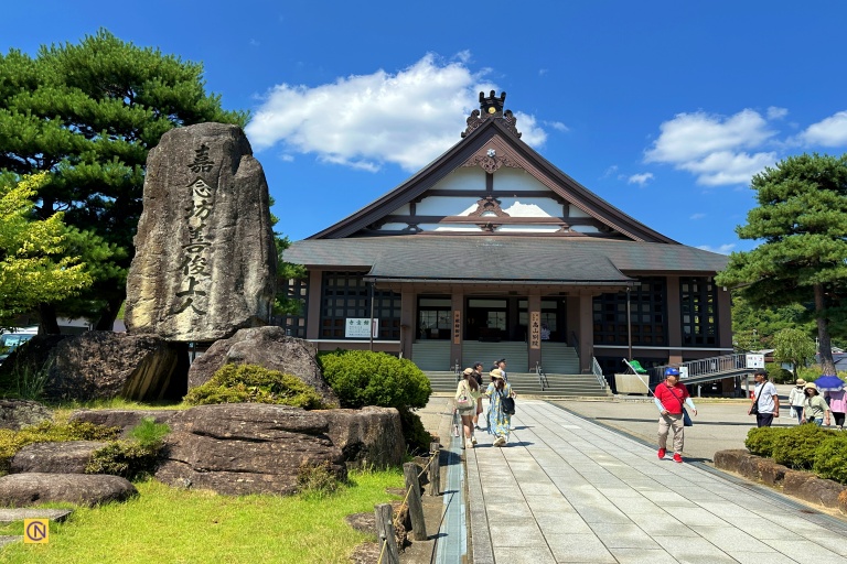 Jōren-ji Temple, also known as Takayama Betsuin, is a popular starting point for many visitors exploring the city.