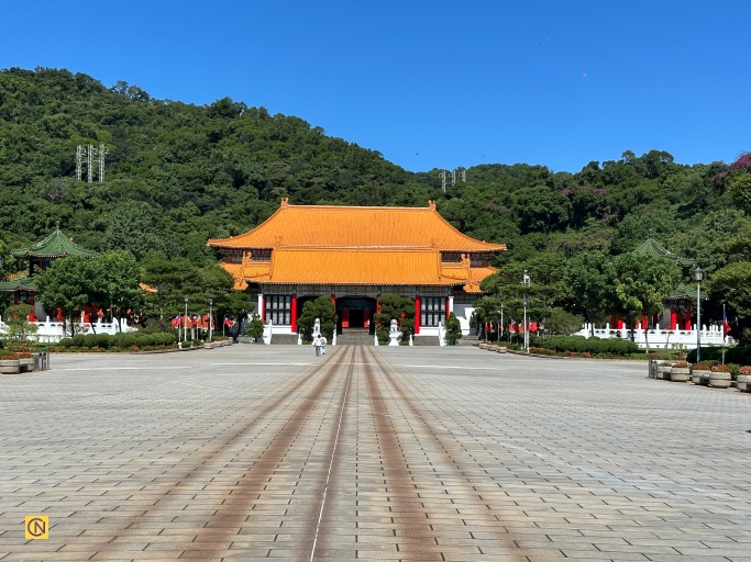 Taipei’s National Revolutionary Martyrs’ Shrine is a solemn and majestic landmark dedicated to honoring those who gave their lives for the nation.