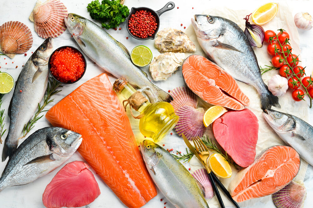 Salmon, tuna, caviar, oysters, dorado fish and shellfish.