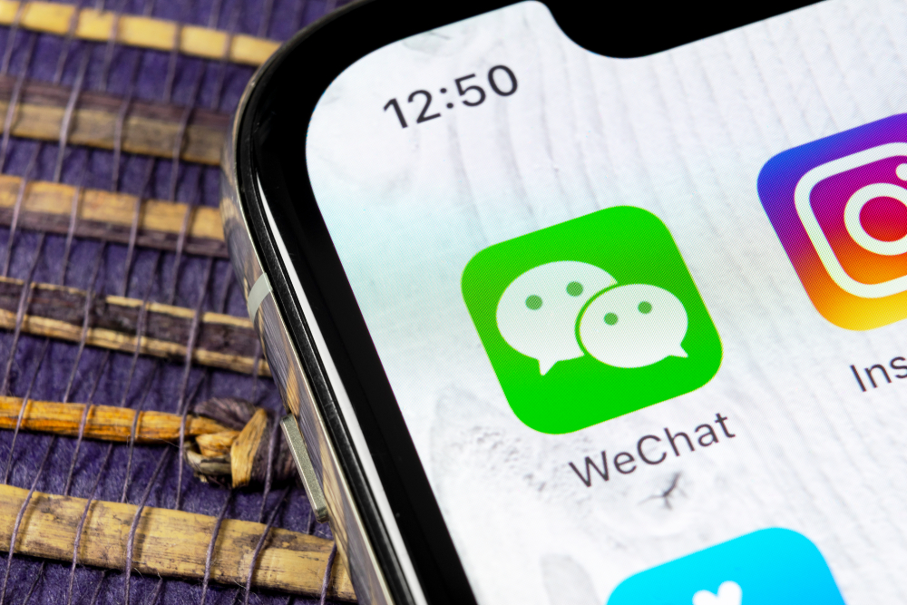 WeChat app and Instagram app on a smartphone screen.