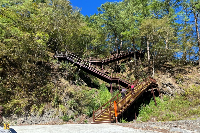 The Strongman’s Slope challenges hikers with a rewarding climb through dense forest, offering both a test of endurance and a deep immersion in Aowanda’s natural beauty.