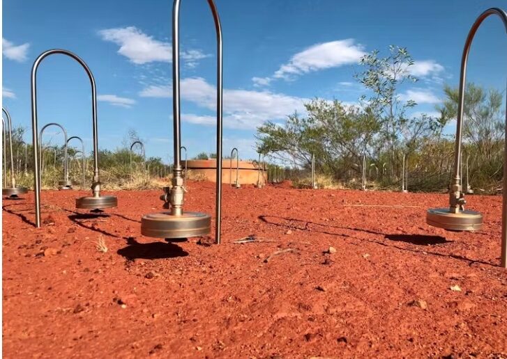 These detectors can distinguish the vibrations of an earthquake from those of a nuclear explosion thousands of kilometers away.