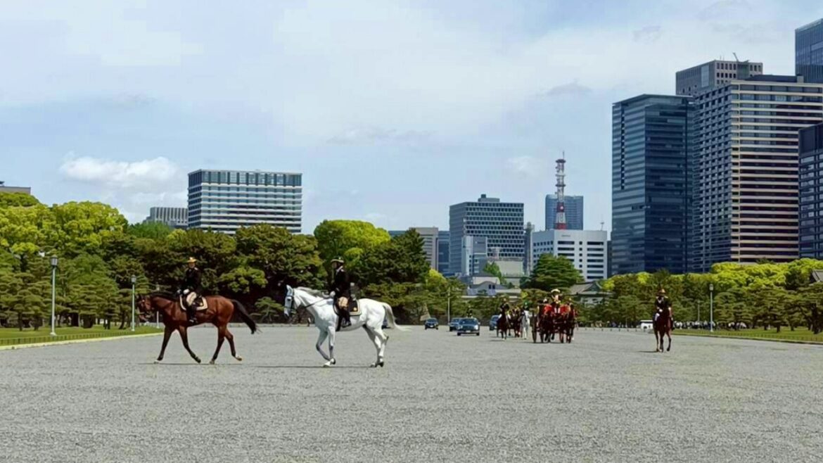 Japan’s Imperial Horse-Drawn Carriage Procession for Foreign Ambassadors