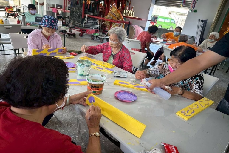 One of the dementia care programs conducted by the Chiayi County Health Bureau.