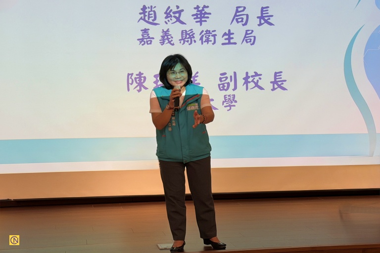 Director-General Zhao Wen-hua of the Chiayi County Health Bureau delivers remarks at the forum.
