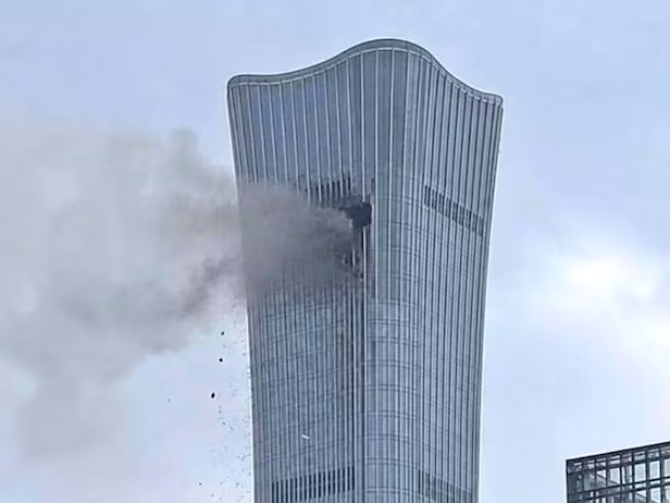 When news of the Beijing plane crash broke, many people immediately recalled the terrorist attacks of September 11, 2001.