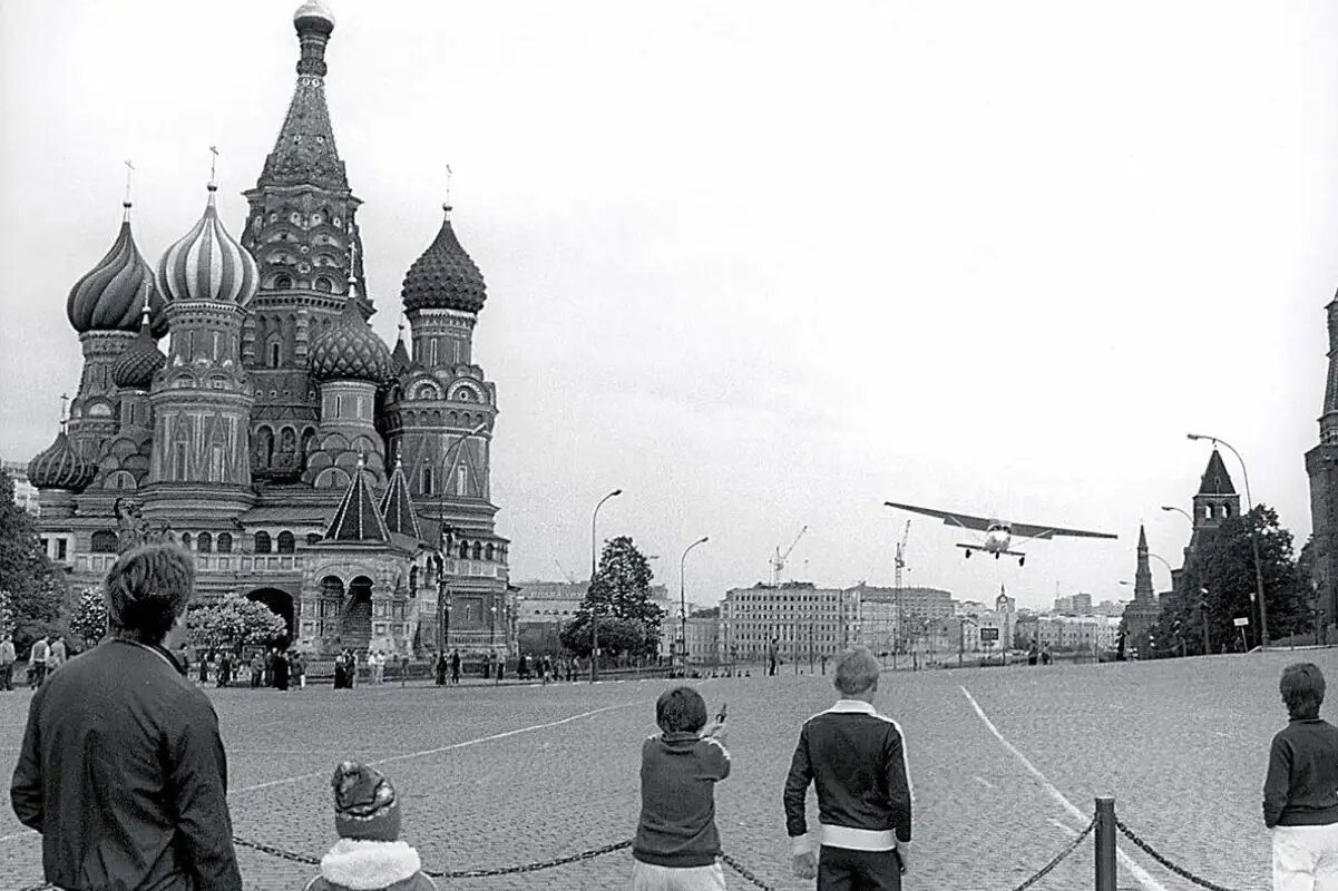 Mathias Rust’s Cessna preparing to land in Red Square.