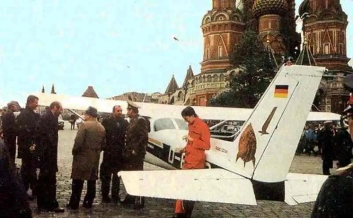 The stunned Muscovites who gathered around the aircraft initially assumed they were witnessing the filming of an avant-garde movie.