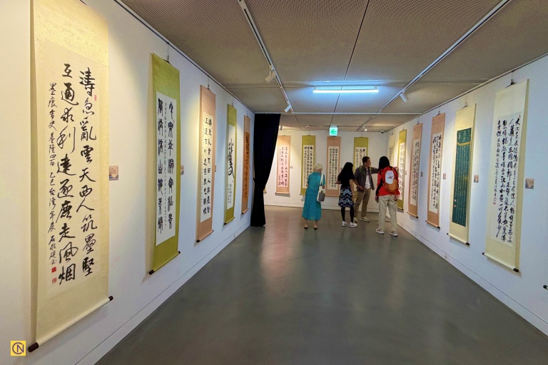 This exhibition features 240 works, including 36 works by renowned artists.
