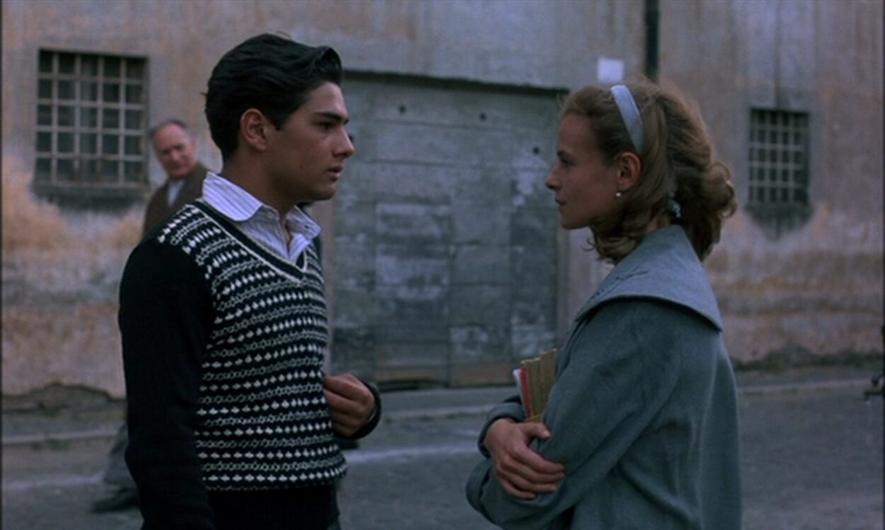 As Toto transitions into adolescence, his life becomes consumed by his passionate romance with Elena, the daughter of a wealthy local banker.