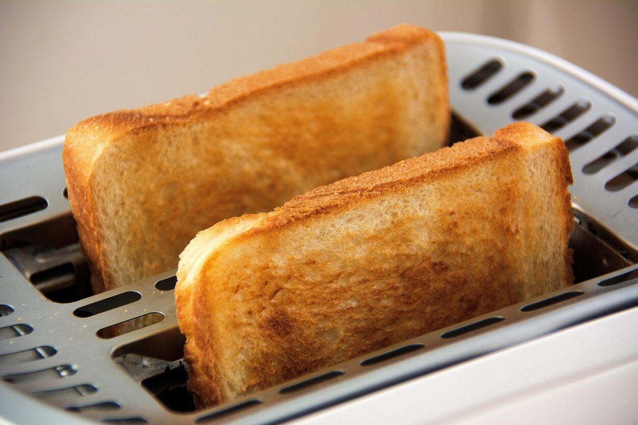 Fake tan uses the same chemical reaction that turns toast brown.